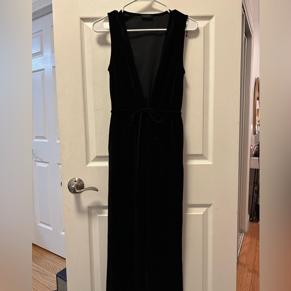 Storia Velvet V-Neck Jump Suit